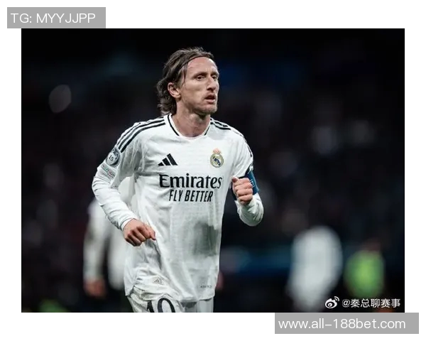 莫德里奇回到米兰探望青训小球员展现关怀与支持